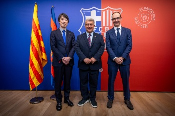 Zastupci Panasonic a FC Barcelona uzavreli smlouvu a japonska znacka se stane dodavatelem technologii pro projekt Espai Barca